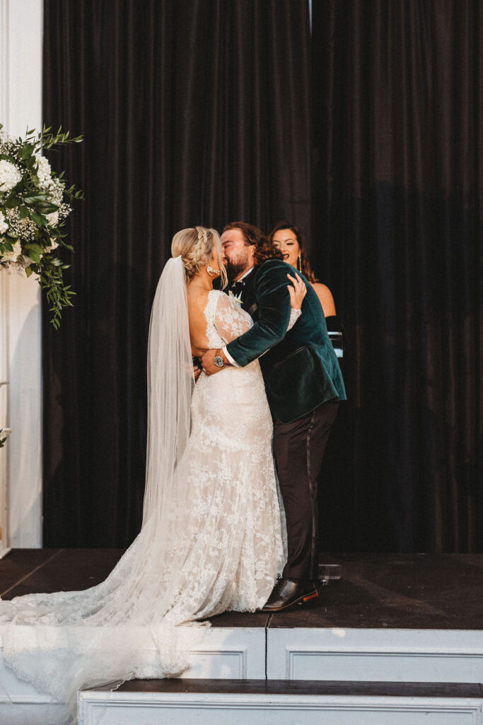 elegant and intimate wedding ceremony at the downtown club in philadelphia