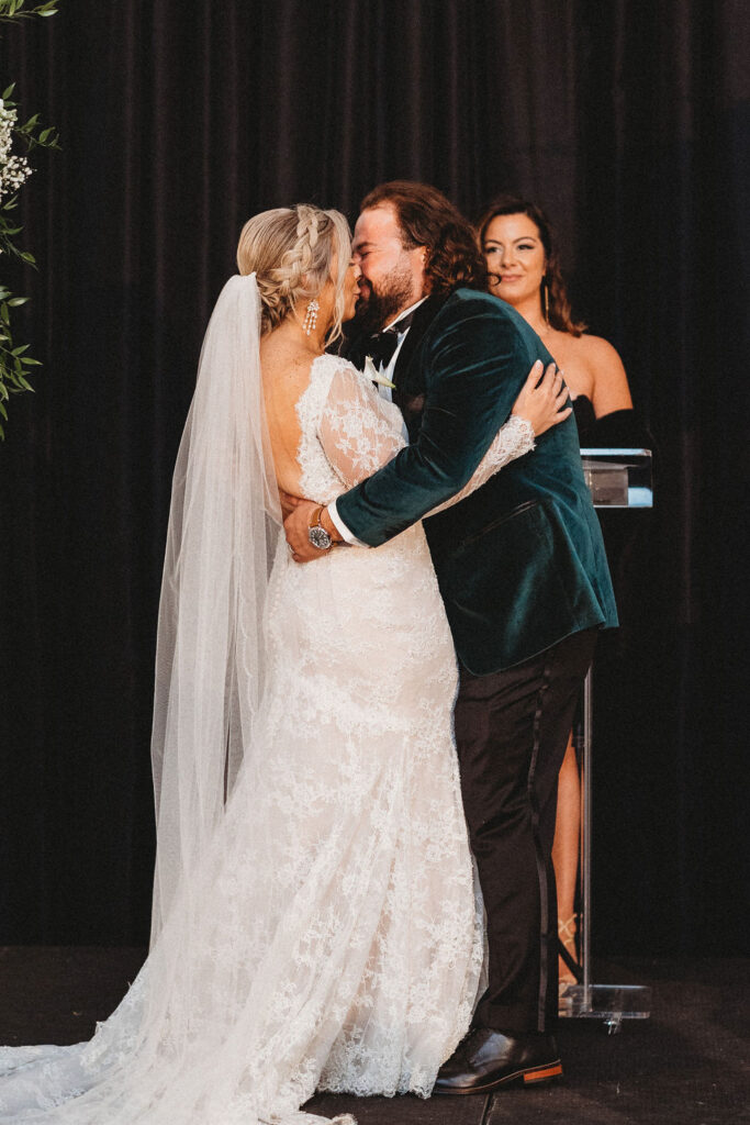 elegant and intimate wedding ceremony at the downtown club in philadelphia