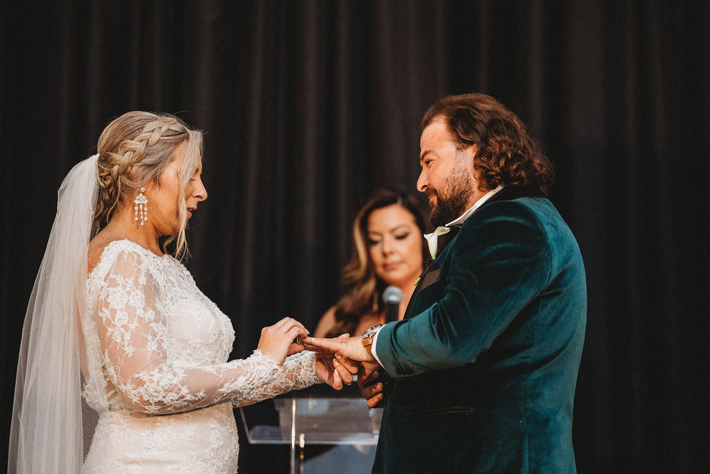 elegant and intimate wedding ceremony at the downtown club in philadelphia